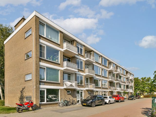 Ruysdaelhof 38, Voorschoten