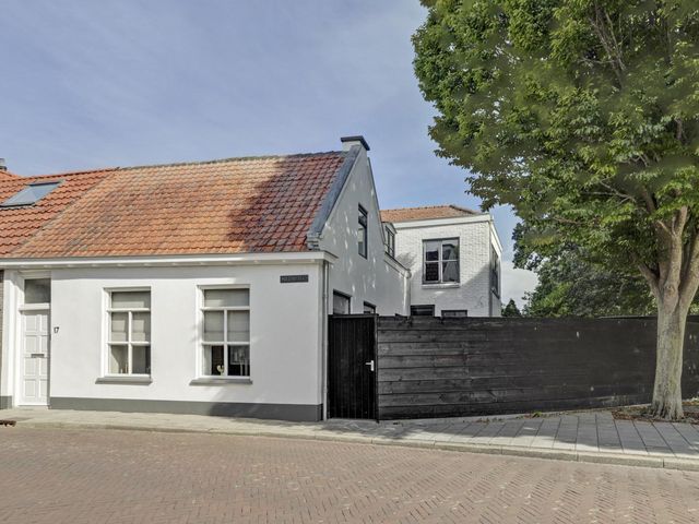 Molenstraat 17, Sint-Maartensdijk