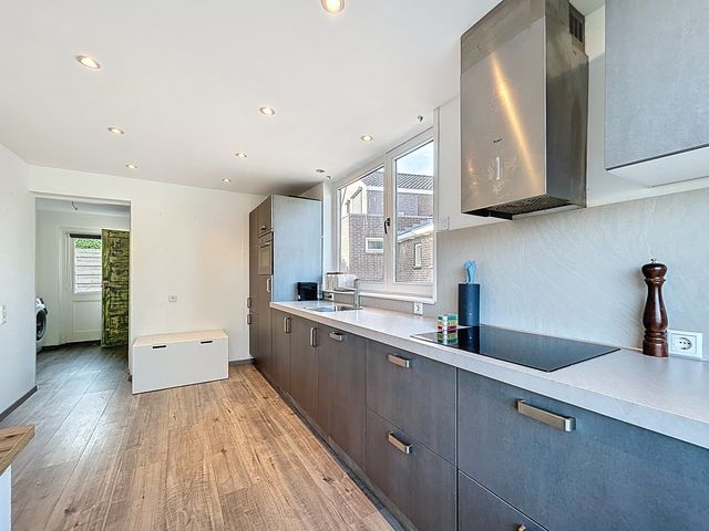 Tragel Oost 1, Schoondijke