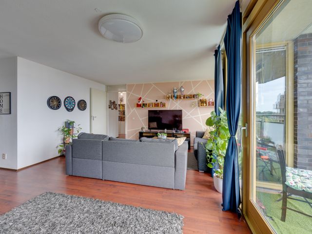 Marga Klompéhof 90, Almere