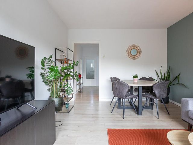 Volendamlaan 873, 'S-Gravenhage