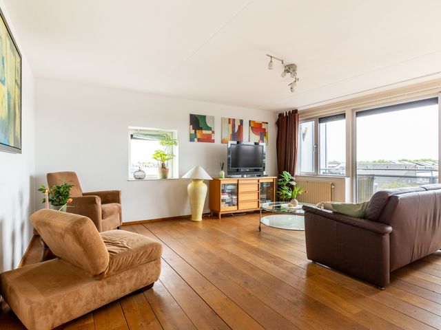 Lauwers 20, Hoofddorp