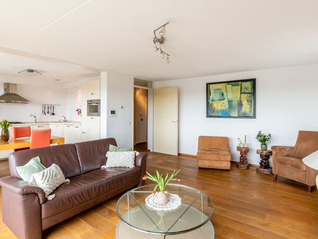 Lauwers 20, Hoofddorp