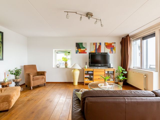 Lauwers 20, Hoofddorp