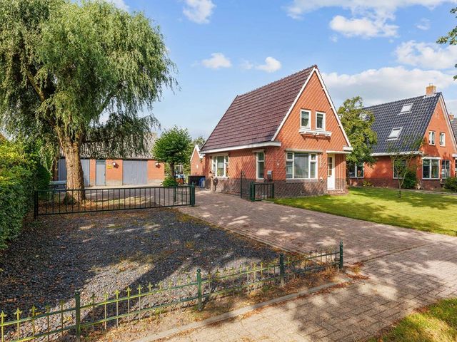 Van Akenwei 25, Siegerswoude