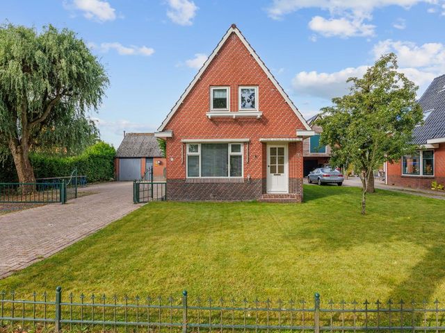 Van Akenwei 25, Siegerswoude