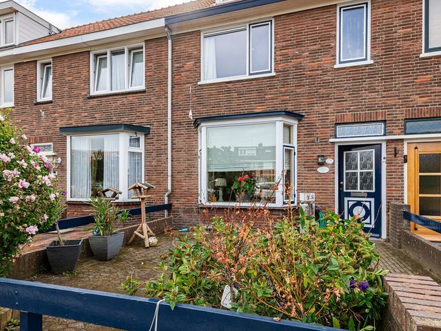 Kamperfoelieplein 25, Katwijk