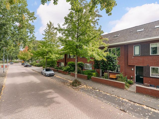 Claudius Civilislaan 7, Vlaardingen