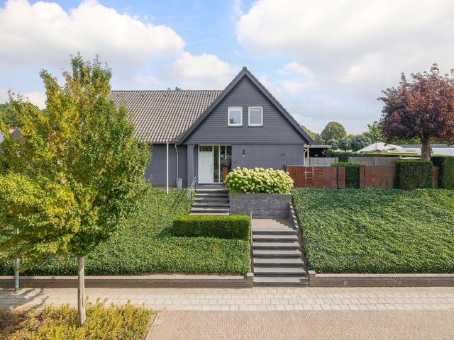 Rembrandtstraat 32, Reuver