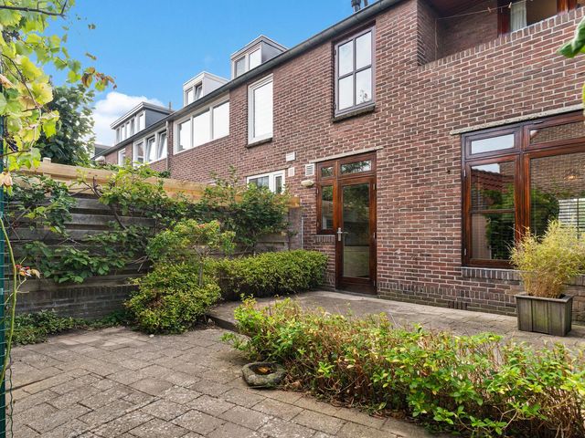 Van Sonsbeeckstraat 24, Heerlen