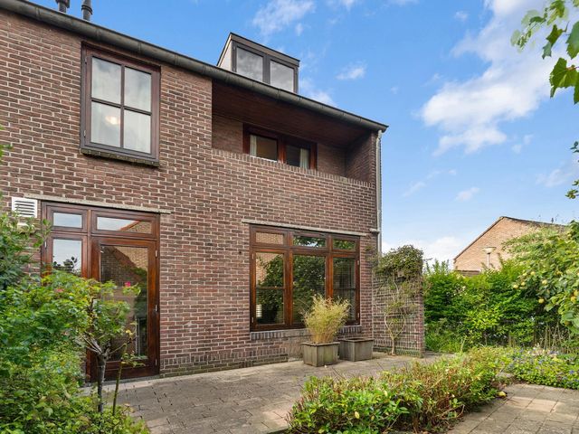 Van Sonsbeeckstraat 24, Heerlen