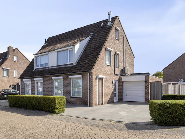Anthonie Van Dyckstraat 28, Axel