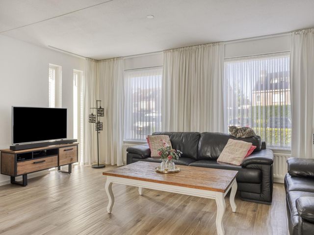 Anthonie Van Dyckstraat 28, Axel