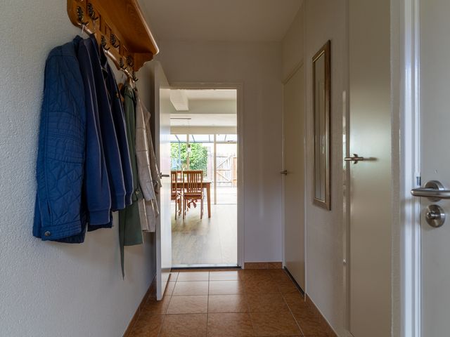 Chrysantenstraat 2, Wijk En Aalburg
