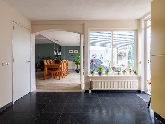 Chrysantenstraat 2, Wijk En Aalburg