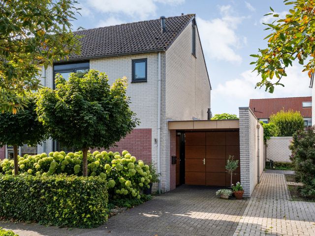 Boterbloem 12, Hardenberg