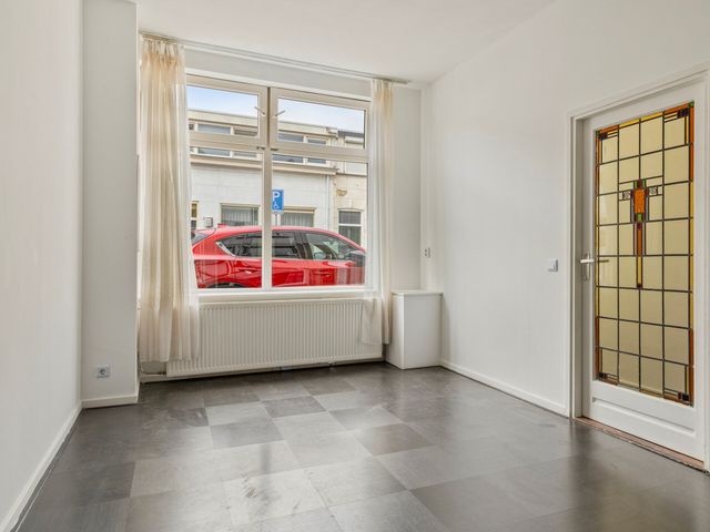 Middelharnissestraat 9, Schiedam