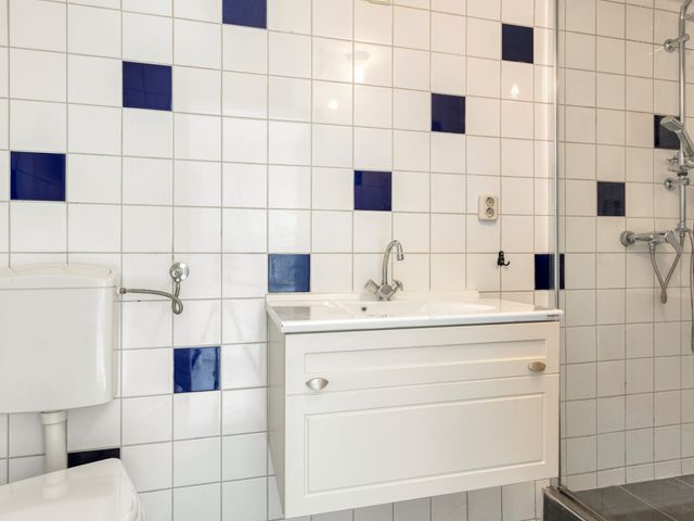 Middelharnissestraat 9, Schiedam