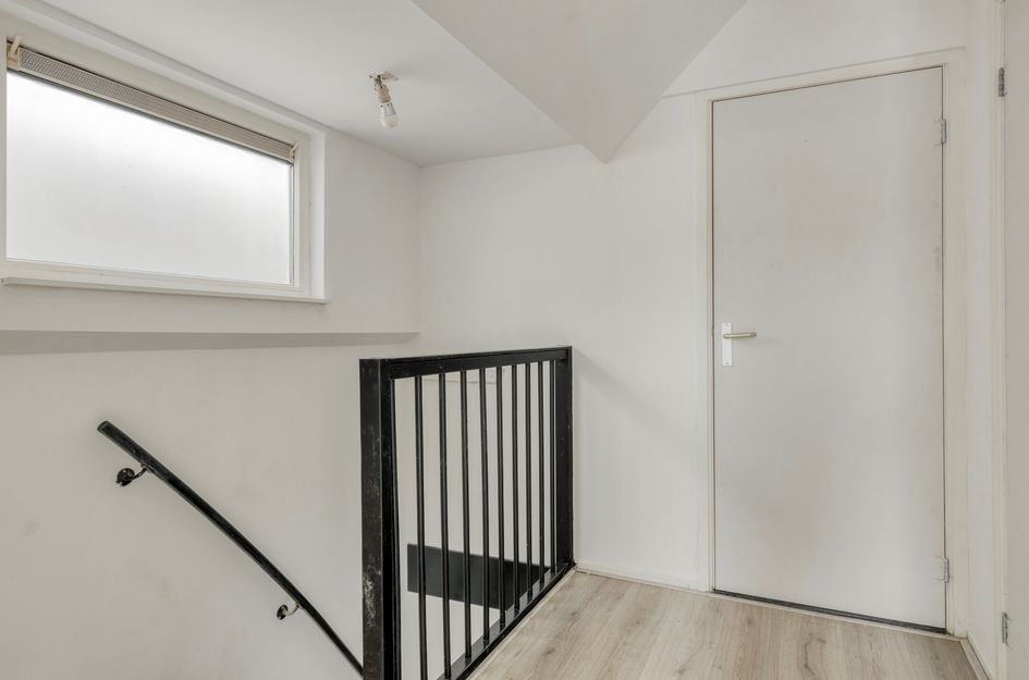 Middelharnissestraat 9