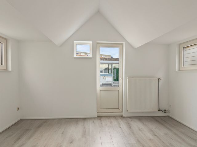 Middelharnissestraat 9, Schiedam