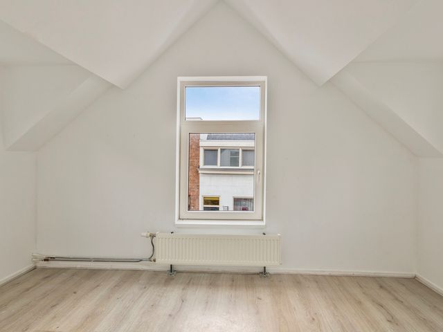 Middelharnissestraat 9, Schiedam