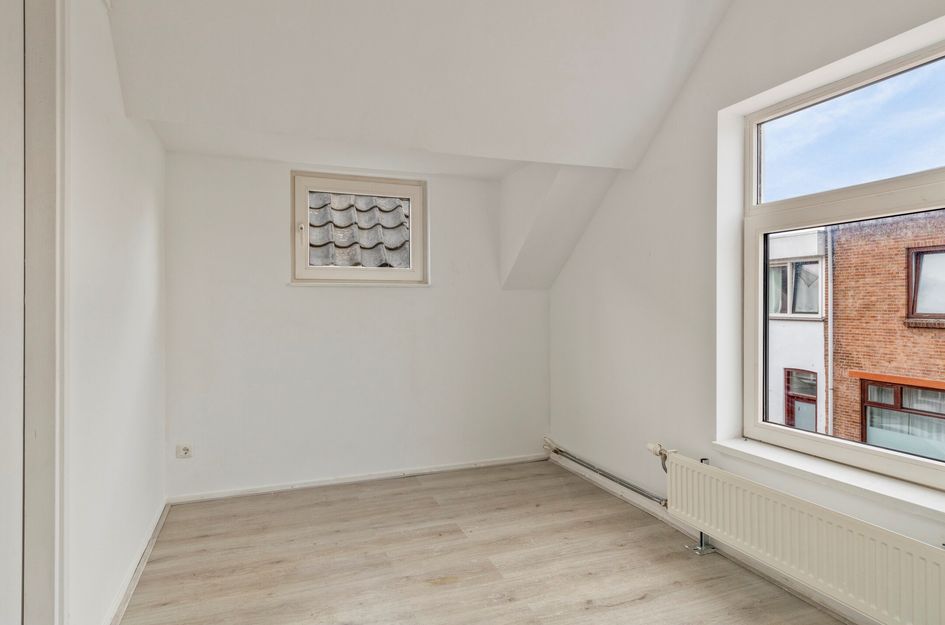 Middelharnissestraat 9