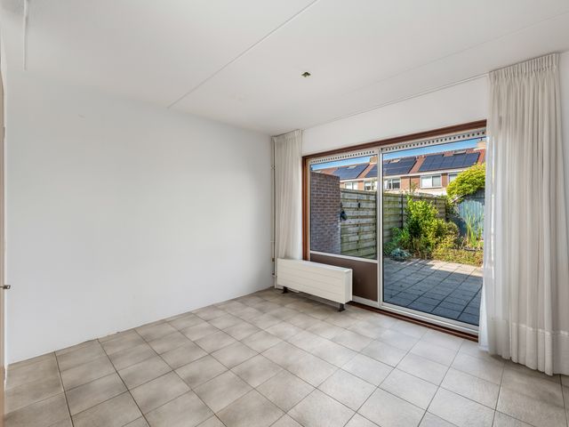Pealskar 16, Joure