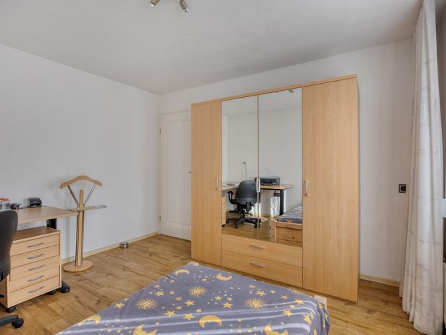 Gierelaar 82, Wouw