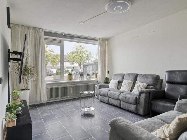 Elisadonk 159, Roosendaal