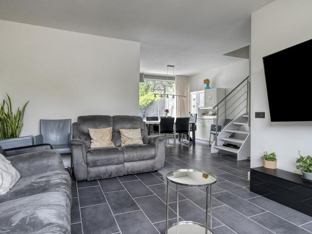 Elisadonk 159, Roosendaal