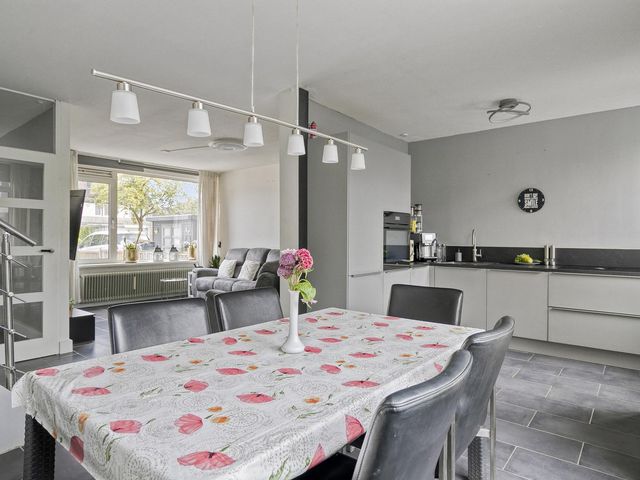 Elisadonk 159, Roosendaal