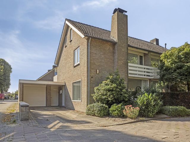 Oranjelaan 22, Baarle-Nassau