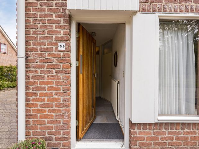 Gentiaanstraat 10, Terneuzen