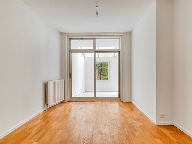 Monnickendamplein 27, Den Haag