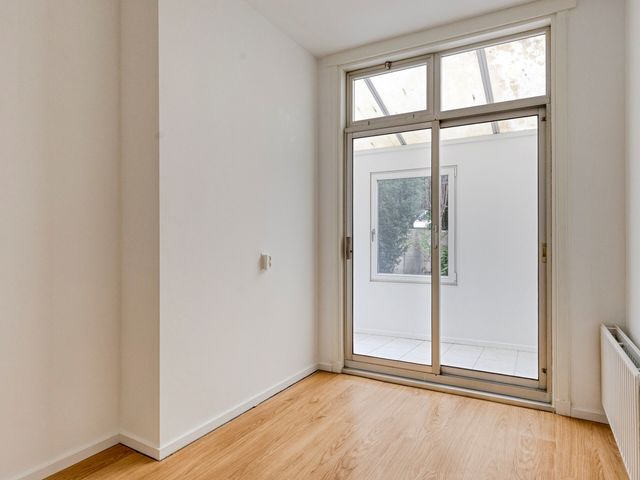 Monnickendamplein 27, Den Haag