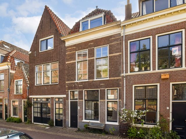 1e Binnenvestgracht 16, Leiden