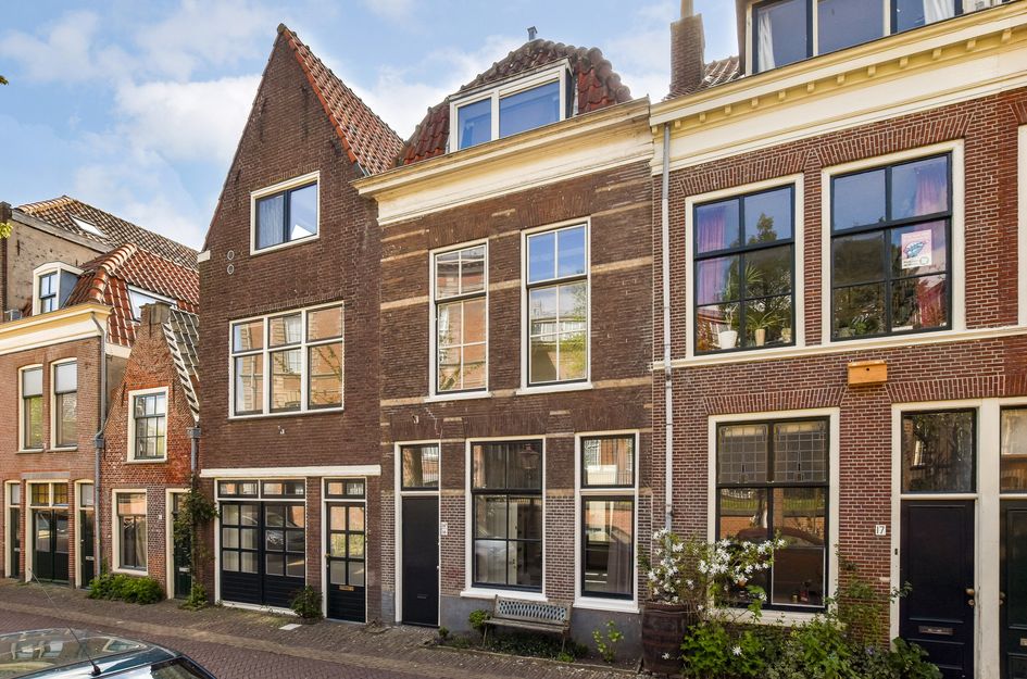 1e Binnenvestgracht 16