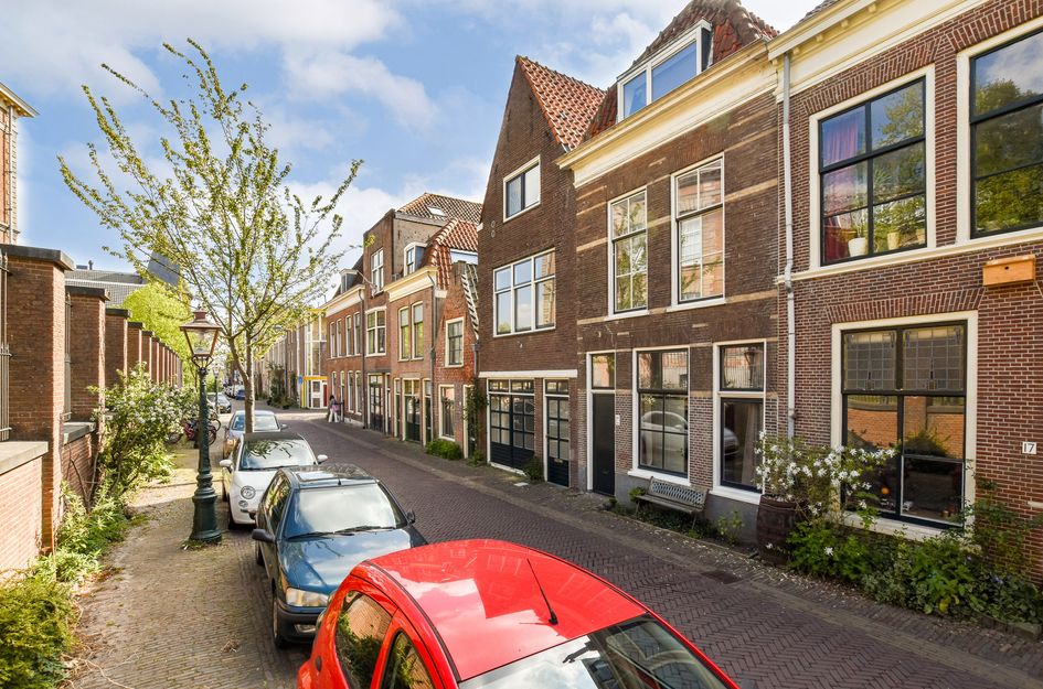1e Binnenvestgracht 16