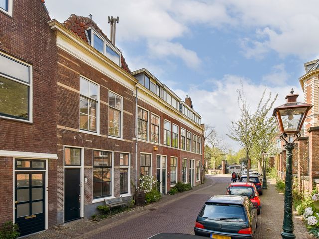 1e Binnenvestgracht 16, Leiden