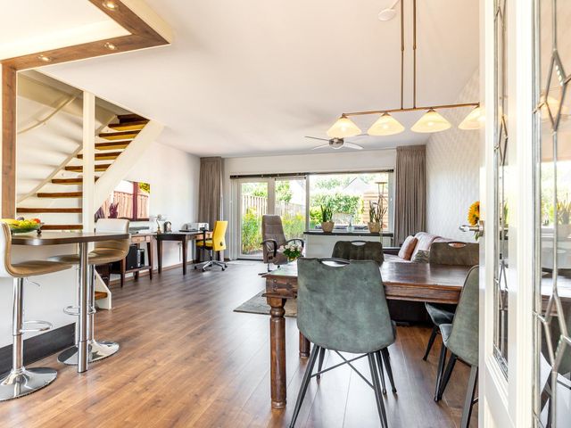 Bosgouw 93, Almere