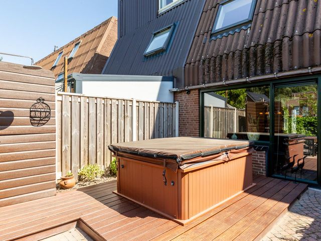 Bosgouw 93, Almere