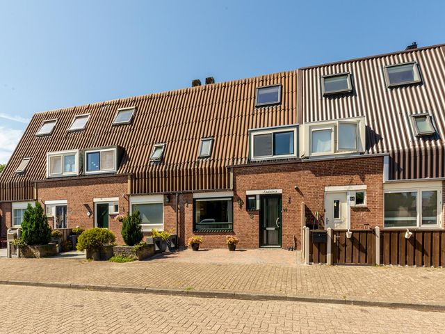 Bosgouw 93, Almere