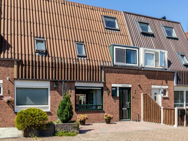 Bosgouw 93, Almere