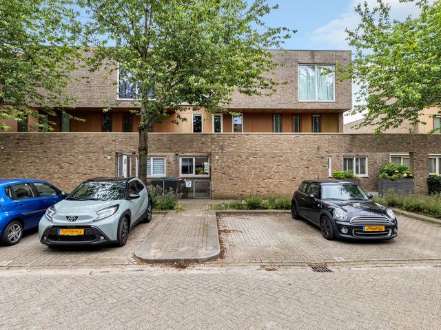 Brommy en Tommystraat 17, Almere