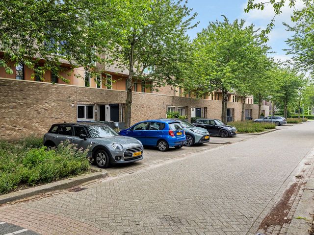 Brommy en Tommystraat 17, Almere