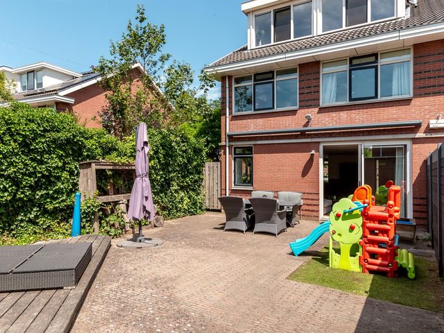 Abrikozenhof 27, Almere