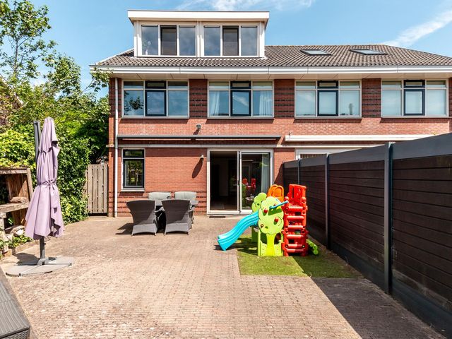 Abrikozenhof 27, Almere