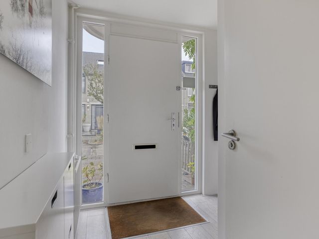 Kuifvlinder 16, Diemen