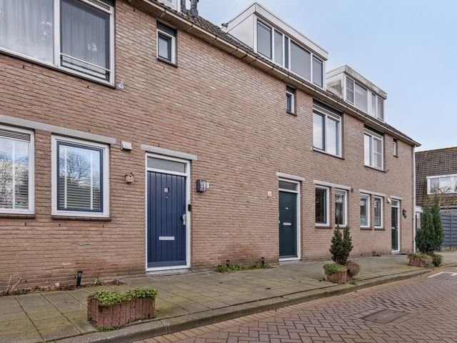 Zestienhovensekade 6, Rotterdam