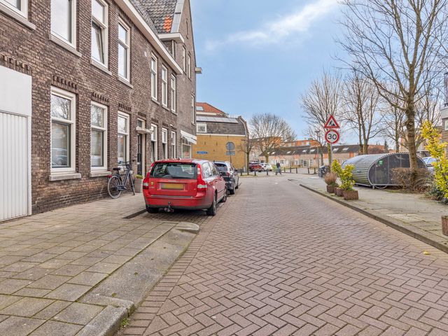 Zestienhovensekade 6, Rotterdam
